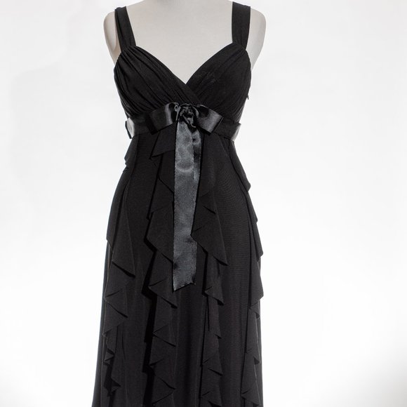 Ralph Lauren Dresses & Skirts - Ralph Lauren little black dress Size 2